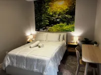 Nature Home Near Downtown and 17th Avenue Отели рядом с достопримечательностью «Шоссе Маклеод-трейл»