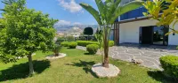 Dreamy luxury duplex villa with a special view and 300 meters of private garden 酒店
