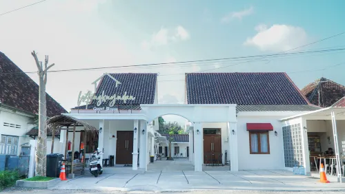 D’Mangkuyudan Luxury Guest House