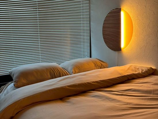 NEW! 1BR apartment with Fukuoka airport access, ideal for sightseeing (max 4 people)