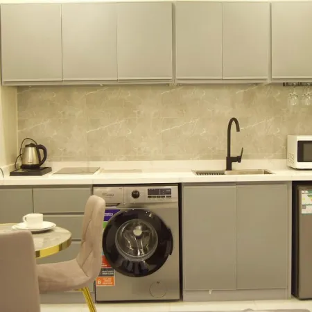 CasAura | Apt #2 King & 2 single Beds