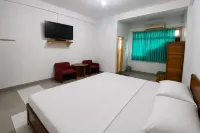 Hotel O near RS Awal Bros Sudirman formerly Flora Hotel - Parkplatz