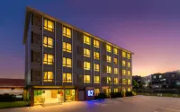 B2 Grand Nimman Premier Hotel Hotel in zona TRAMS Condominium