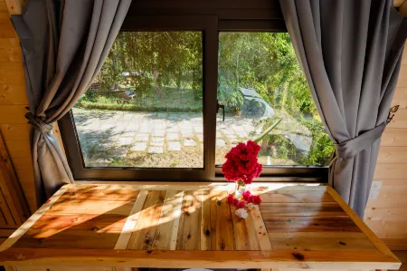 Bai Tu Long Mountain Resort Отели в г. Mong Duong