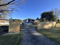 3 Bedroom House North Shore Auckland Hotellit kohteessa Glenfield