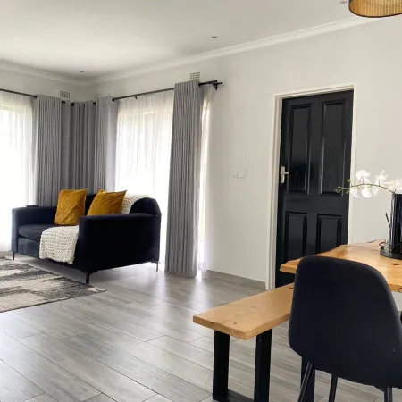 Luxurious Messe Luxe Apartment Near Airport Отели в г. Хараре