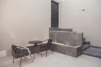 Luxury One-Bedroom Apt AlRimal-4 Các khách sạn ở 