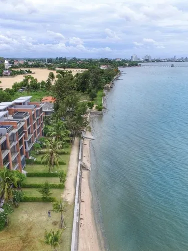 รูปภาพของSandbox Beachfront Villa 1 (3BR-Max14 guests)