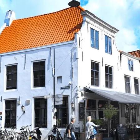 De Bij Middelburg