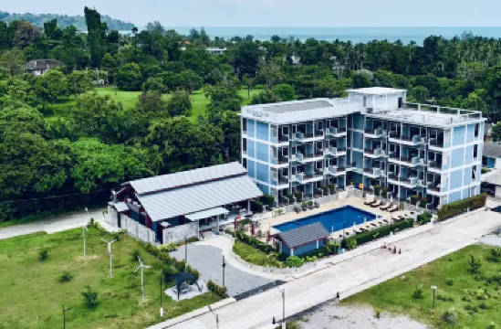 Golden Sand Khaolak Resort Hotels near Bang Sak Beach