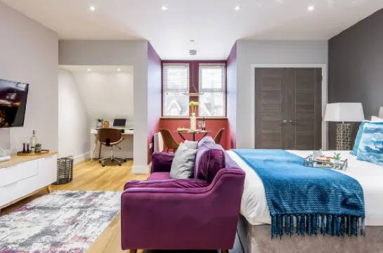 Elegant Seaside Studio Apt w/ Free Gym & Parking