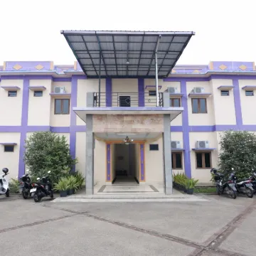 Mekarsari Hotel By ARBA Hotels near Taman Buah Mekarsari
