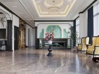 Royal Hotel Lam Ha Hotels near Long Bien
