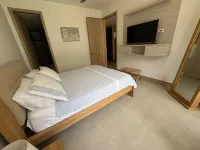 Apt 2 rooms with private beach and ideal pool - アパートメント