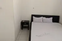Hotel O Kost Reski 1 Near Pasar Rakyat Limbung - parking