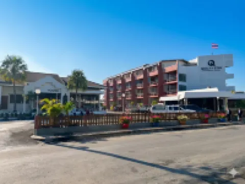 Quicky Stay Hotel Suphanburi