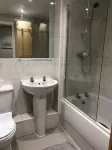 A Modern Apartment close to York City Centre with Free Parking