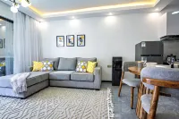Nairobi Serviced Apartment; 1 Bedroom with Gym, Pool, Large Outdoor Balcony & City Views - Bintang 2