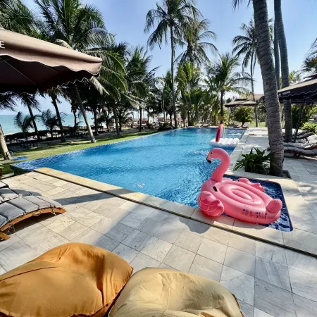 SUNSHINE BEACH RESORT