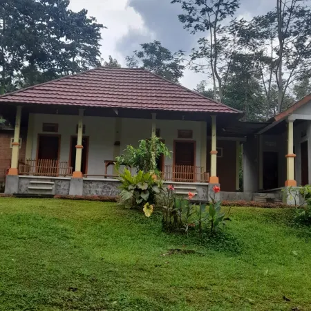 Bali Home Taksu Отели рядом с достопримечательностью «Храм Батукару»