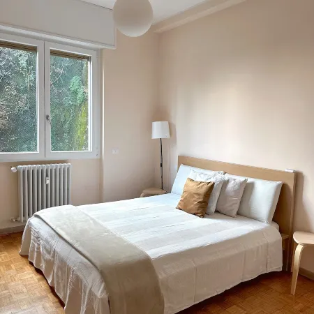 Como lake view/ktcn/AC/WiFI/free Parking