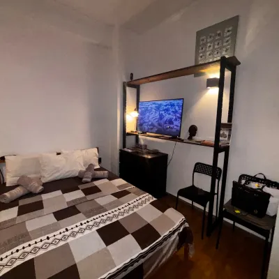 Cozy Apartment in Kypselii: 1000Mbps Fiber Wi-Fi Отели рядом с достопримечательностью «Театр Ликавит»