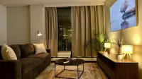 Urban Downtown Condo with Panoramic Views - Alloggi
