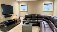 Spacious 3BR House in Aspen Hills - New
