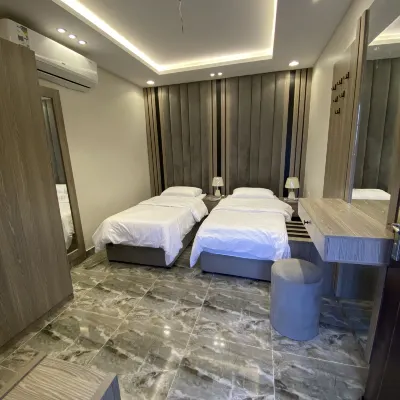 Premium 1-Bedroom Apartment with Living Room, Kitchen & Private Bathroom in Al Hamdaniyah – J16 Hoteles cerca de Recinto para eventos Massaya Hall