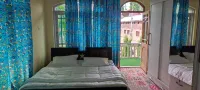 Coachman Homestay - parking