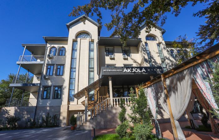 Akjola