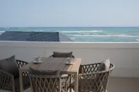 Joy Beach Lodge - balcony