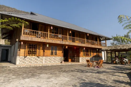 Hmong Farmstay Hotels in Su Pan