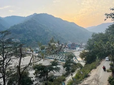 The Seven Hills Resort Отели рядом с достопримечательностью «Star Trekk Adventure Beach Camp Side»