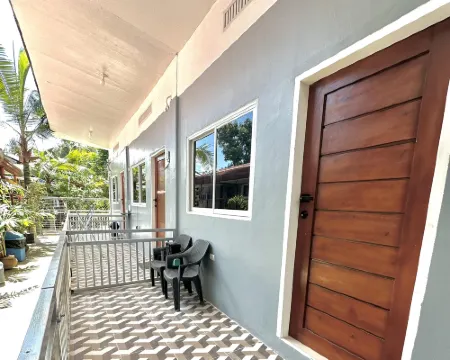 Cozy Studio Type unit w/ TV, Wifi, hotshower & ref コタバトのホテル