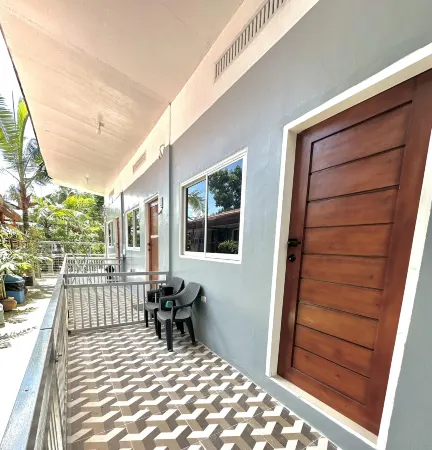 Cozy Studio Type unit w/ TV, Wifi, hotshower & ref Отели в г. Котабато