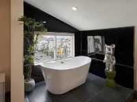 Venus Secret Hotel Aeon Bình Tân Các khách sạn gần Quận 6