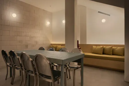 BEAT. 1932 Hostel @ Chinatown Отели рядом с достопримечательностью «MBFC Tower 2»