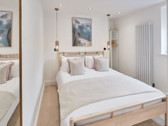 Host & Stay | Abbey Hus