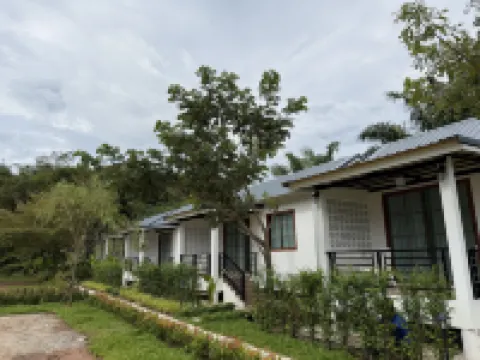 Sea Escape Koh Yao Yai Hotels near Klong son beach Thai food