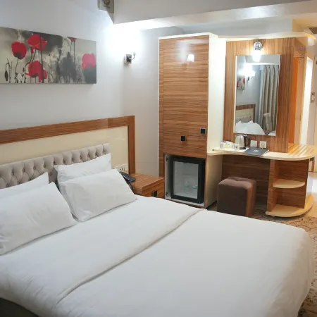 izgi turhan hotel