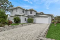 5-Bed Home with Pool & Mini Golf in Boynton Beach