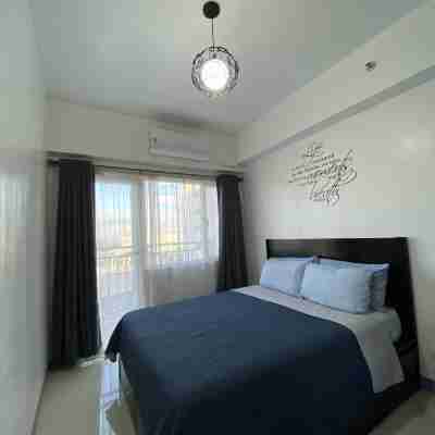 A Cozy 2 Bedroom Unit with a Parking at South Residences SM Southmall 1206 Rooms