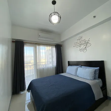 A Cozy 2 Bedroom Unit with a Parking at South Residences SM Southmall 1206