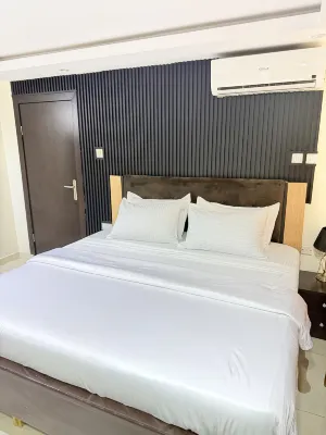 Floyd Msquare Hotel -  Privatzimmer