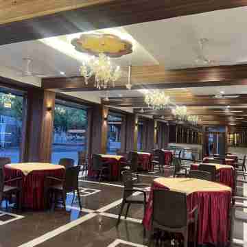 The saroja grand villa resorts Dining/Meeting Rooms