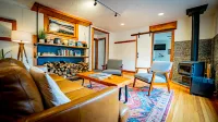 The Stranger Lodge - Pet Friendly