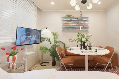 AGAIN in SEOUL # Convenience Store 2 minutes # Airport Bus 2 minutes # Free Luggage Storage # COZY Hotels in Seoul