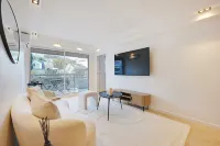 Charming apt with balcony - 2BR/4P - Suresnes