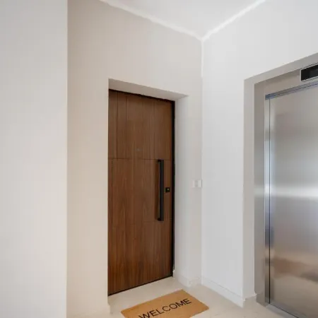 Borgo Felice 5 - Modern Apartment with Balcony + Free Parking